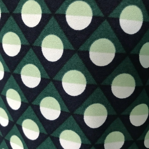 Sleeveless dress top with tie detail - Picture 7 of 7